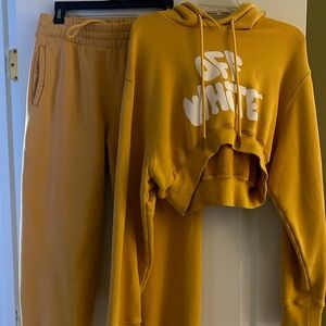 Off-white sweatsuit